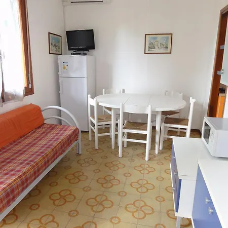 Apartamento Colorful Flat In A With Garden Bibione